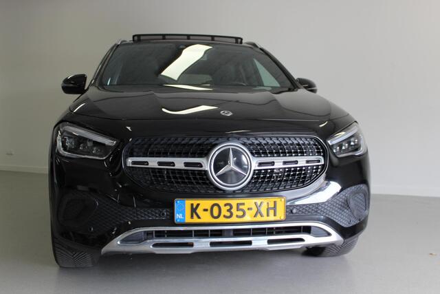 Mercedes-Benz GLA-KLASSE 250 e Business Solution Luxury Limited | PANO-DAK | NAVI | WEGKL-TRHAAK | 18'LMV | CAMERA | CARPLAY | PDC-V/A |