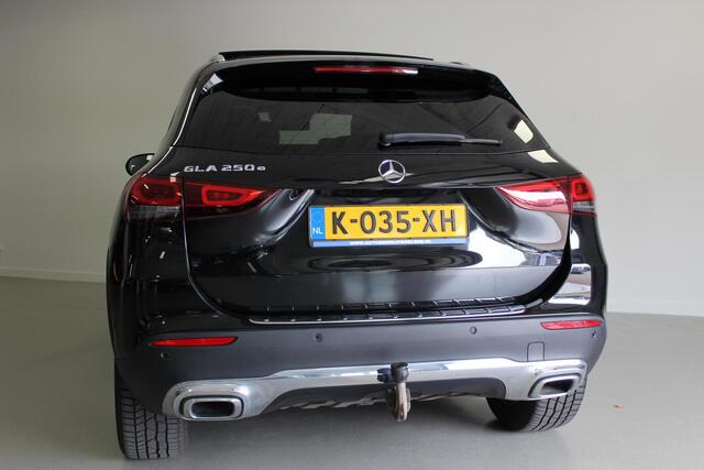 Mercedes-Benz GLA-KLASSE 250 e Business Solution Luxury Limited | PANO-DAK | NAVI | WEGKL-TRHAAK | 18'LMV | CAMERA | CARPLAY | PDC-V/A |