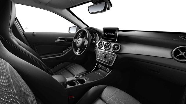 Mercedes-Benz GLA-KLASSE 250 4Matic Ambition | Panoramadak | Trekhaak | Navigatie | Dakrails | 18" lichtmetalen velgen |