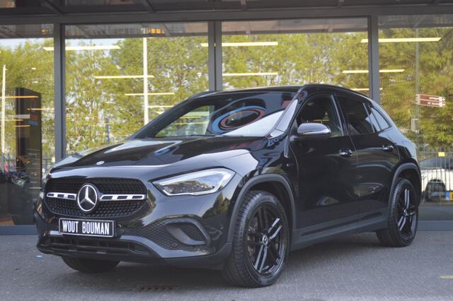 Mercedes-Benz GLA-KLASSE 250 e Led Panorama Widescreen Sfeer Camera Afn.trekh Pdc