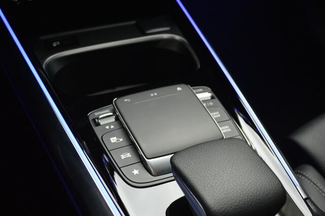 Mercedes-Benz GLA-KLASSE 250 e Led Panorama Widescreen Sfeer Camera Afn.trekh Pdc