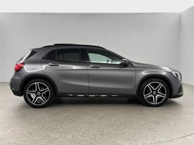 Mercedes-Benz GLA-KLASSE 180 AMG Night Upgrade Pano LED Camera Carplay Clima Cruise Navigatie PDC 19''LMV
