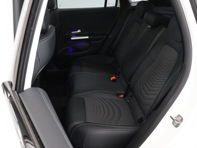 Mercedes-Benz GLA-KLASSE 250 e Luxury Line | Panoramadak | Trekhaak | Night pakket | Multibeam |