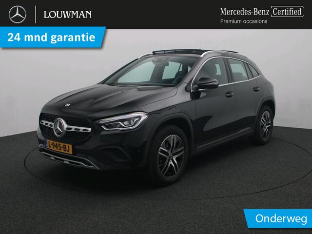 Mercedes-Benz GLA-KLASSE 200 Business Solution Luxury Panorama Schuif-Kanteldak | Sfeerverlichting | Ledkoplampen | Achteruitrijcamera. Inclusief 24 maanden MB Certified garantie voor Europa.