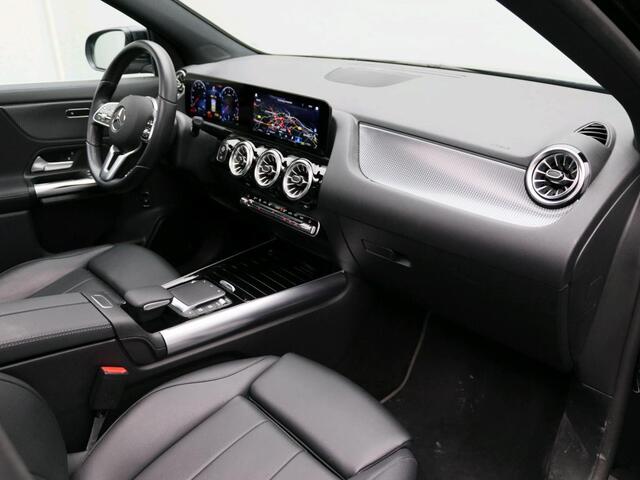 Mercedes-Benz GLA-KLASSE 200 Business Solution Luxury Panorama Schuif-Kanteldak | Sfeerverlichting | Ledkoplampen | Achteruitrijcamera. Inclusief 24 maanden MB Certified garantie voor Europa.