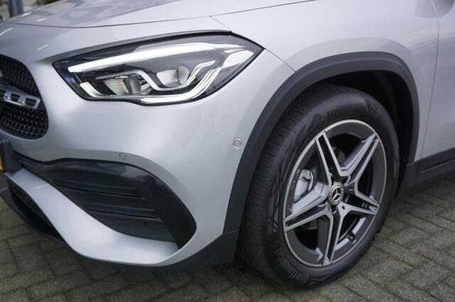 Mercedes-Benz GLA-KLASSE 180 AMG NIGHT SFEERVERLICHTING 360 CAMERA