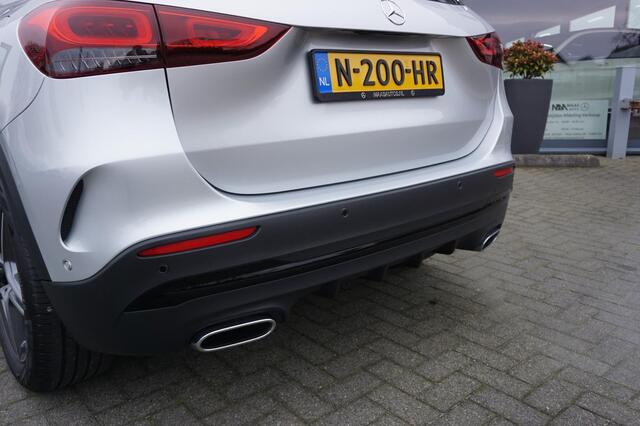 Mercedes-Benz GLA-KLASSE 180 AMG NIGHT SFEERVERLICHTING 360 CAMERA