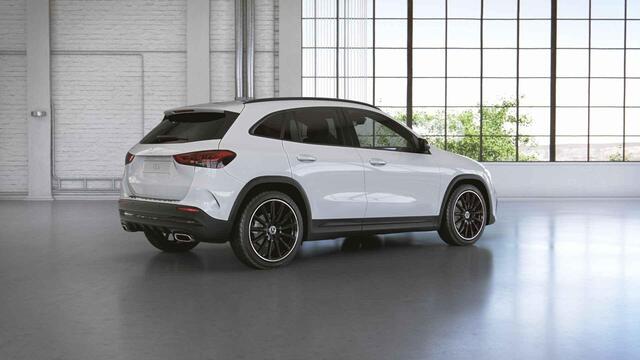 Mercedes-Benz GLA-KLASSE 200 AMG Line | Panoramadak | Night | Widescreen | Multispaaks velgen | Achteruitrijcamera |
