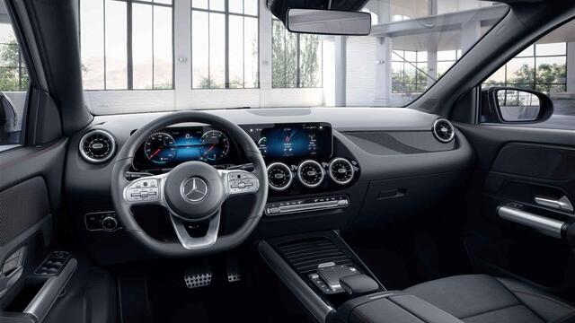 Mercedes-Benz GLA-KLASSE 200 AMG Line | Panoramadak | Night | Widescreen | Multispaaks velgen | Achteruitrijcamera |
