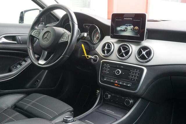 Mercedes-Benz GLA-KLASSE 200 Prestige | Navigatie | Cruise Control | Airco | Xenon |