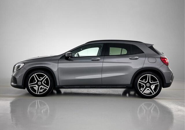 Mercedes-Benz GLA-KLASSE 180 AMG Night | Panorama schuif-/kanteldak | Elektr. Achterklep | Parkeerpakket + camera | Spiegelpakket | Inclusief 24 maanden MB Certified garantie voor Europa.