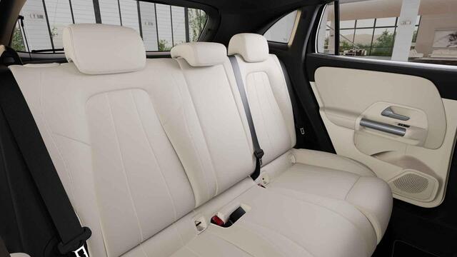 Mercedes-Benz GLA-KLASSE 250 e Luxury Line | Panoramadak | Memory | Stoelverwarming | Keyless | Achteruitrijcamera |