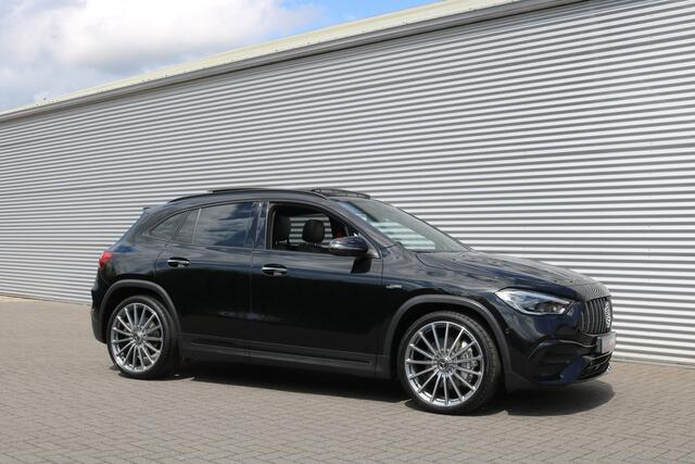 Mercedes-Benz GLA-KLASSE AMG 35 4MATIC 306PK (Panoramadak Sportleder/Memory Carplay HeadUp Burmester Distronic Keyless 360Camera Multibeam 20InchAMG)