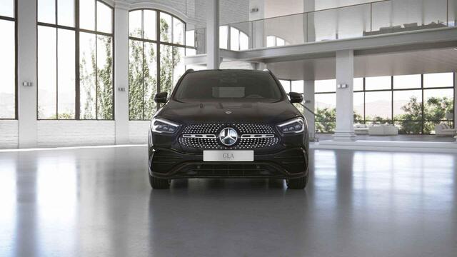 Mercedes-Benz GLA-KLASSE 250 e AMG Line | Night | Panoramadak | 360 graden camera | Stoelverwarming |