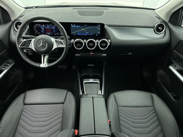 Mercedes-Benz GLA-KLASSE 250 e Face Lift Plug-In Hybride | Lichtmetalen velgen | Wide screen | Navigatie | Parking support met 360 graad camera | Inclusief 24 maanden Mercedes-Benz Certified garantie voor Europa.