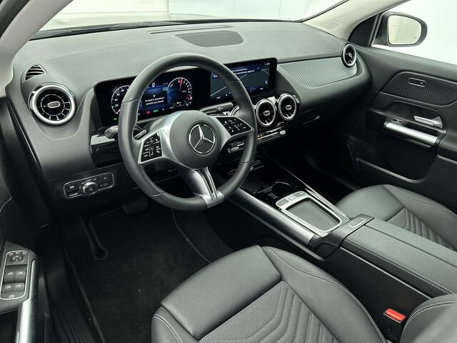 Mercedes-Benz GLA-KLASSE 250 e Face Lift Plug-In Hybride | Lichtmetalen velgen | Wide screen | Navigatie | Parking support met 360 graad camera | Inclusief 24 maanden Mercedes-Benz Certified garantie voor Europa.