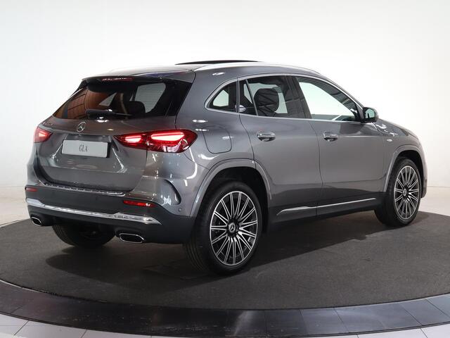 Mercedes-Benz GLA-KLASSE 250 e Business Solution AMG | Premium Plus | Trekhaak | Panoramadak | Winter pakket | 20-Inch | HUD | Dodehoek | Memory | 360 graden | Stoelverwarming