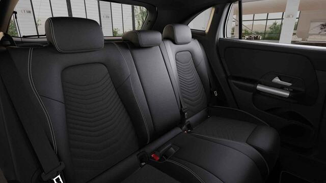 Mercedes-Benz GLA-KLASSE 250 e Luxury Line | Night pakket | Achteruitrijcamera | Stuurverwarming |
