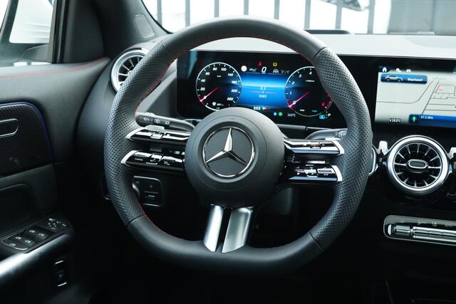 Mercedes-Benz GLA-KLASSE 180 Star Edition AMG Line 136pk Panoramadak/Stoelverwarming/360Camera
