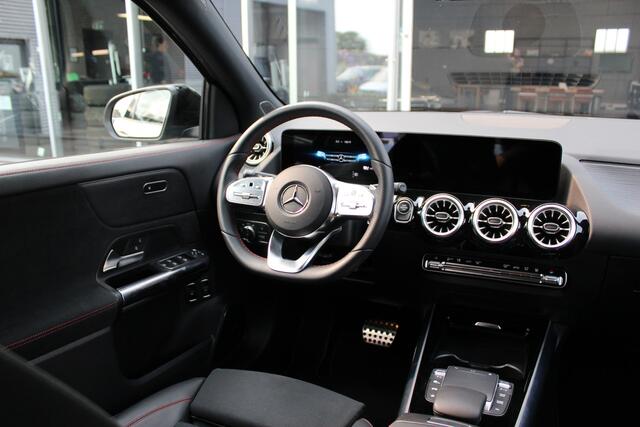 Mercedes-Benz GLA-KLASSE 250 e AMG Line | Distronic | Trekhaak | 360° |