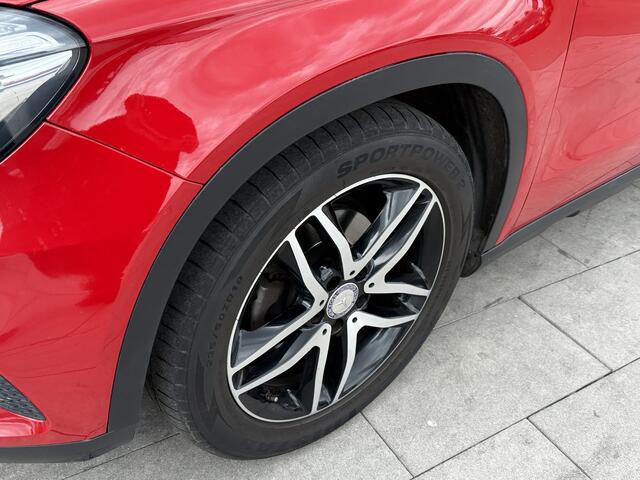 Mercedes-Benz GLA-KLASSE 180 Prestige AMG LINE