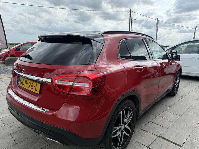 Mercedes-Benz GLA-KLASSE 180 Prestige AMG LINE