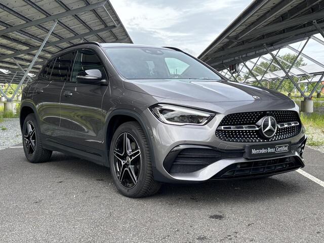 Mercedes-Benz GLA-KLASSE 250e AMG Line | Night | Panoramadak | Multibeam LED | Parkeercamera | Sfeerverlichting |