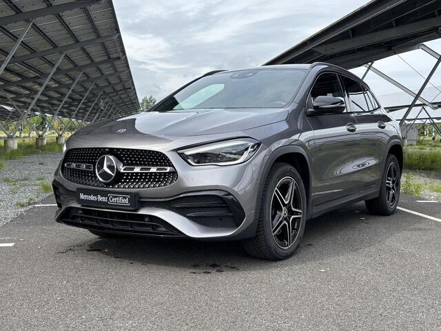 Mercedes-Benz GLA-KLASSE 250e AMG Line | Night | Panoramadak | Multibeam LED | Parkeercamera | Sfeerverlichting |