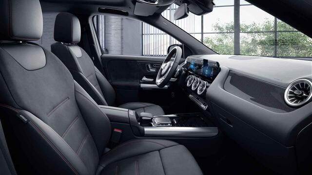 Mercedes-Benz GLA-KLASSE 250 e Business Solution AMG Limited | Night | Panoramadak | Memory | Trekhaak | 19" lichtmetalen velgen | Keyless |