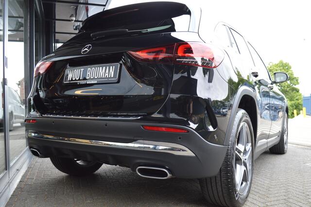 Mercedes-Benz GLA-KLASSE 250 e AMG Led Panorama Memory Camera 360 Keyless Pdc