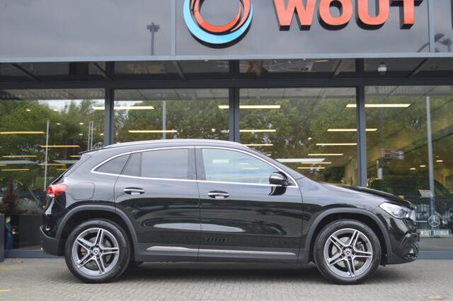 Mercedes-Benz GLA-KLASSE 250 e AMG Led Panorama Memory Camera 360 Keyless Pdc