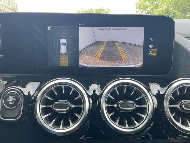 Mercedes-Benz GLA-KLASSE 250 e AMG-Line PHEV Carplay Cam Sfeerverl Led Voorklimatisering Uitstraling!
