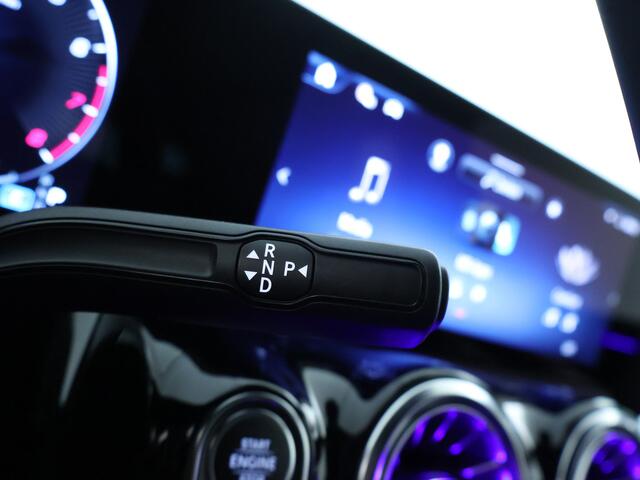 Mercedes-Benz GLA-KLASSE 180 Business Solution Luxury | Trekhaak | Parkeerpakket met achteruitrijcamera | Keyless-Go comfortpakket | EASY PACK achterklep | GUARD 360 ° Vehicle protection Plus | USB-pakket plus | Stoelverwarming voor |