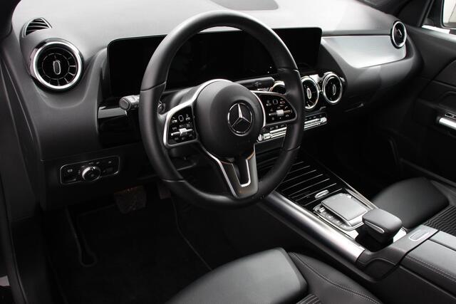 Mercedes-Benz GLA-KLASSE 200 Automaat Progressive Line | Navigatie | Stoelverwarming | Park Assist | Parkeersensoren | Camera | Spiegelpakket | LED koplamp High Performance | Elektrische achterklep | Seat-comfort Pack|