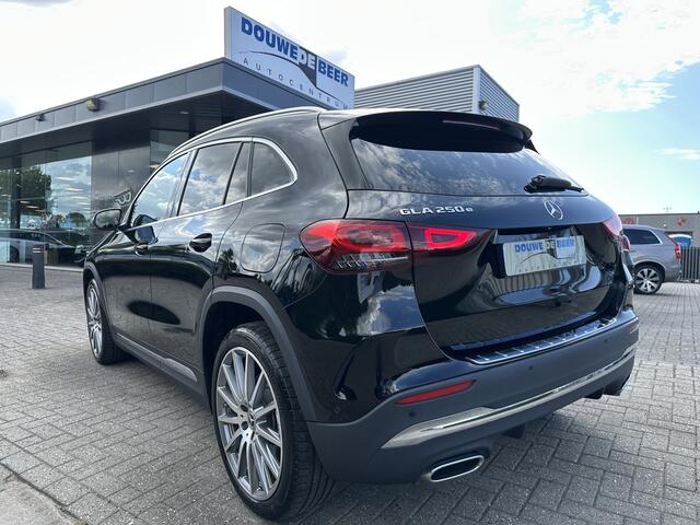 Mercedes-Benz GLA-KLASSE 250 e Business Solution AMG Limited trekhaak, LM velgen 19 AMG, widescreen, Hi Fi soundsysteem