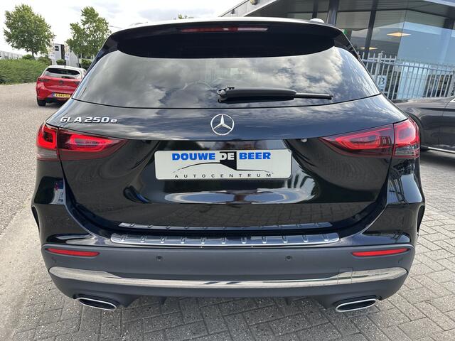 Mercedes-Benz GLA-KLASSE 250 e Business Solution AMG Limited trekhaak, LM velgen 19 AMG, widescreen, Hi Fi soundsysteem