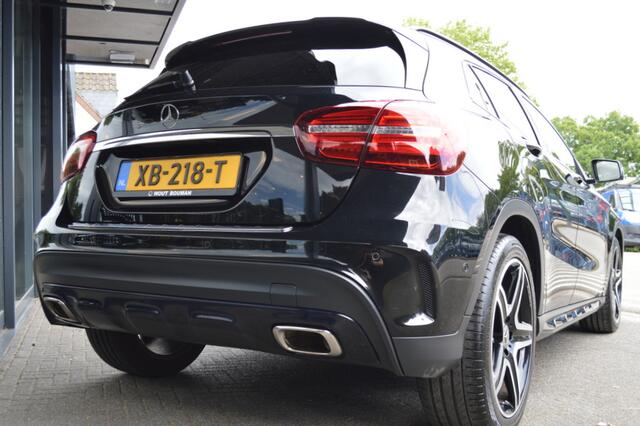 Mercedes-Benz GLA-KLASSE 180 AMG-Line Aut. Led Clima Camera Night Pdc