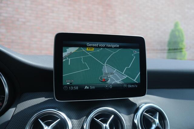 Mercedes-Benz GLA-KLASSE 180 122pk Business Solution | Navi | Climate | Cruise | Camera | 17" velgen