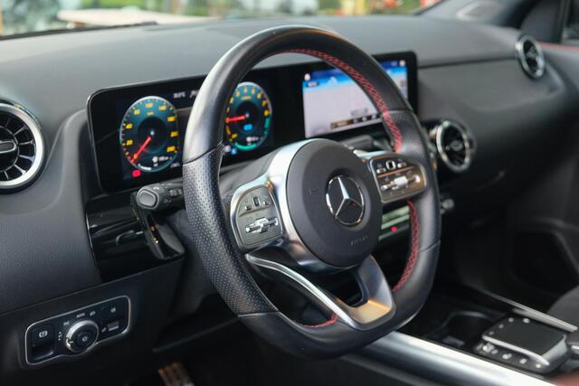 Mercedes-Benz GLA-KLASSE GLA250e AMG 218pk Hybrid Widescreen Distronic 360 camera Carplay Multibeam led