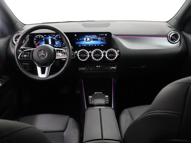 Mercedes-Benz GLA-KLASSE 180 Luxury Line | Keyless | 19" lichtmetalen velgen | Multibeam | Sfeerverlichting | Stoelverwarming |