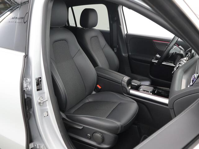 Mercedes-Benz GLA-KLASSE 180 Luxury Line | Keyless | 19" lichtmetalen velgen | Multibeam | Sfeerverlichting | Stoelverwarming |