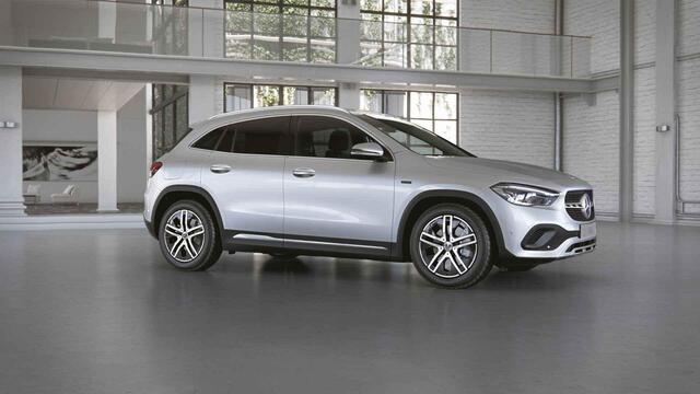 Mercedes-Benz GLA-KLASSE 250 e Luxury line | Premium pakket | Distronic |