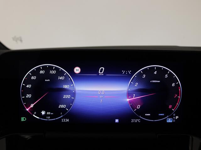 Mercedes-Benz GLA-KLASSE 180 Star Edition AMG Line | Nightpakket | Dodehoekassistent | Parkeerpakket met achteruitrijcamera | Spiegelpakket | USB-pakket plus | EASY PACK achterklep | Keyless-Go comfortpakket |