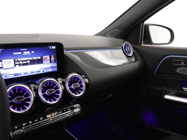 Mercedes-Benz GLA-KLASSE 180 Star Edition AMG Line | Nightpakket | Dodehoekassistent | Parkeerpakket met achteruitrijcamera | Spiegelpakket | USB-pakket plus | EASY PACK achterklep | Keyless-Go comfortpakket |