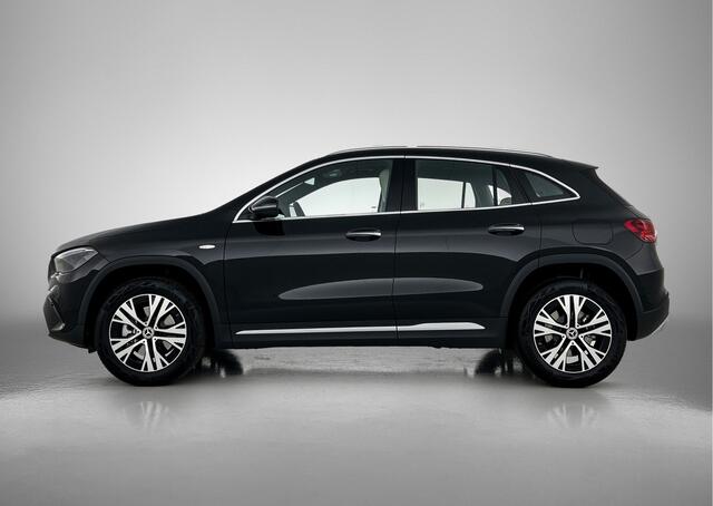 Mercedes-Benz GLA-KLASSE 250 e Business Solution Luxury | Trekhaak | Parkeerpakket met achteruitrijcamera | Keyless-Go comfortpakket | GUARD 360 ° Vehicle protection Plus | EASY PACK achterklep | USB-pakket plus |