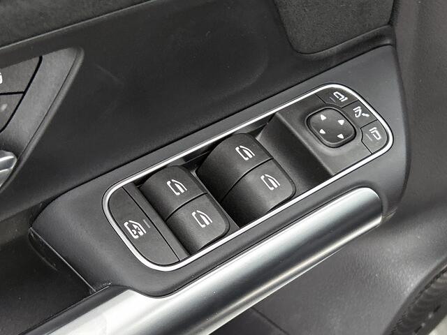 Mercedes-Benz GLA-KLASSE 250 e Business Solution AMG | Trekhaak | Dodehoekassistent | Parkeerpakket met 360°-camera | KEYLESS GO-comfortpakket | USB-pakket plus | EASY PACK achterklep | Spiegelpakket | MULTIBEAM LED |