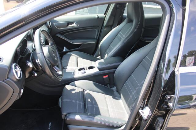 Mercedes-Benz GLA-KLASSE 180 Ambition sport Navi+ Climate Cruise Xenon LED Automaat! Nw.staati