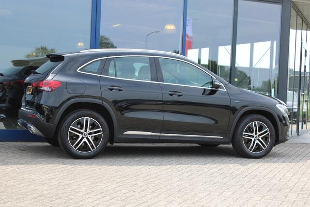 Mercedes-Benz GLA-KLASSE 250e AUT8 Progressive CAMERA NAVI DAB 18''