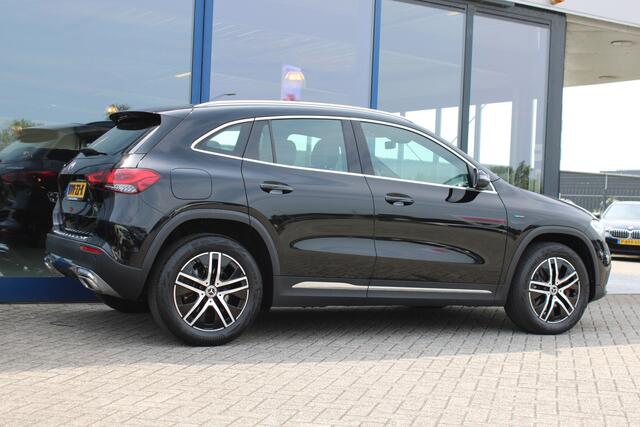 Mercedes-Benz GLA-KLASSE 250e AUT8 Progressive CAMERA NAVI DAB 18''