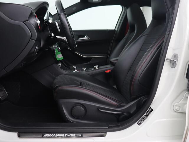 Mercedes-Benz GLA-KLASSE AMG 45 4MATIC | Panoramadak | Stoelverwarming | Xenon | Leder/Alcantara | Park Assist | Navigatie | 19'' lichtmetalen velgen | Cruise control | Bluetooth
